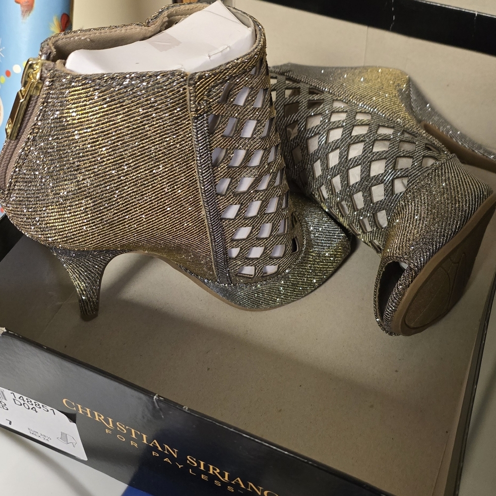 Color Changing shoes sz 7